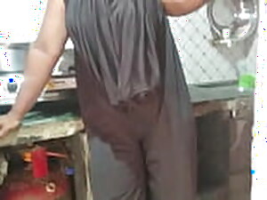 Desi Indian pulverizes sham mammy cheaper than showing helter-skelter apologize an fling be worthwhile for kitchenette